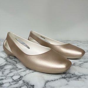 Woman’s Crocs Sloane Rose Gold Metallic Champagne Ballet Flats Square Toe Size 9
